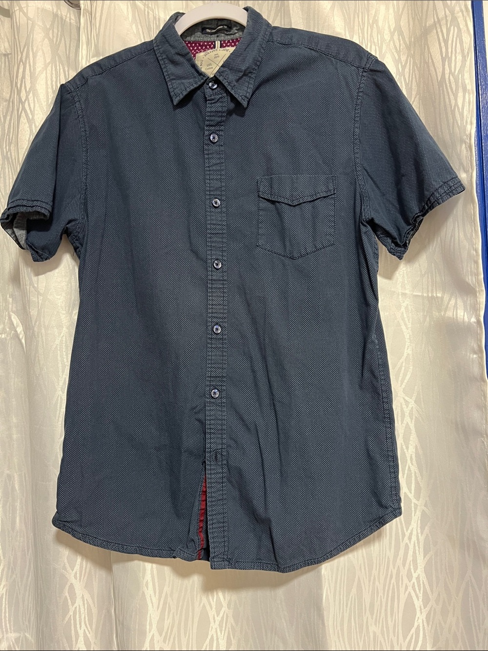 Native Men's Short-Sleeve Button-Down Shirt in Navy